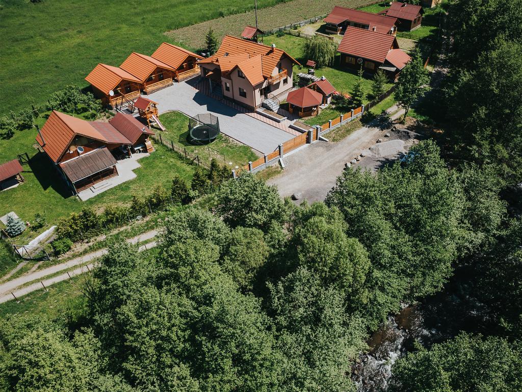 Riverside Woodhouses Praid Exteriér fotografie